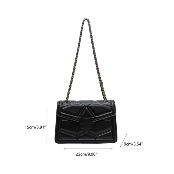 ❤️QUILTED SILVER CHAIN CROSSBODY OR SHOULDER BAG - Picture 3 of 6